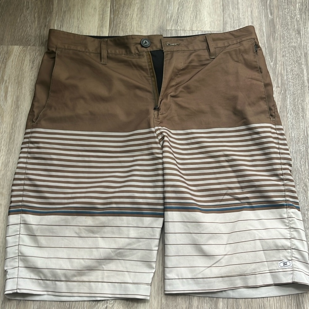 Billabong board shorts size 31